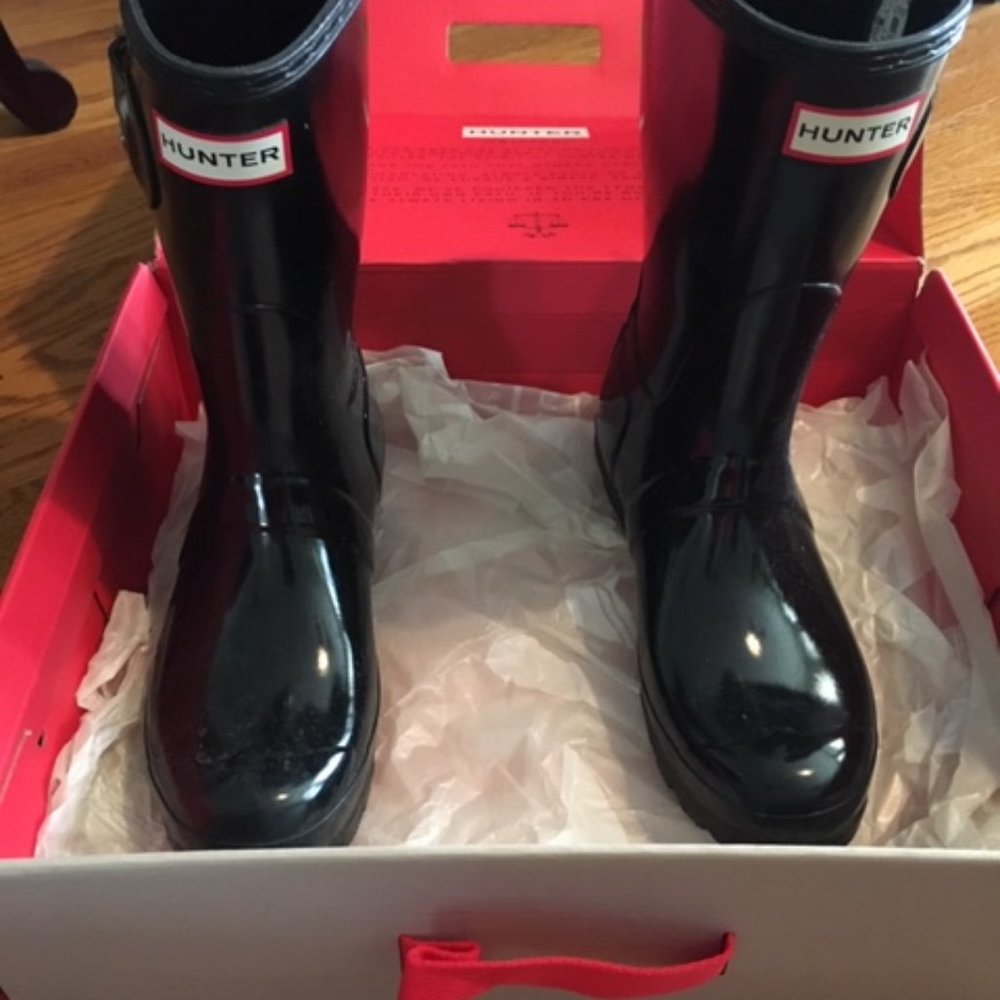 SOLD Hunter Women's Short Gloss Rain Boots